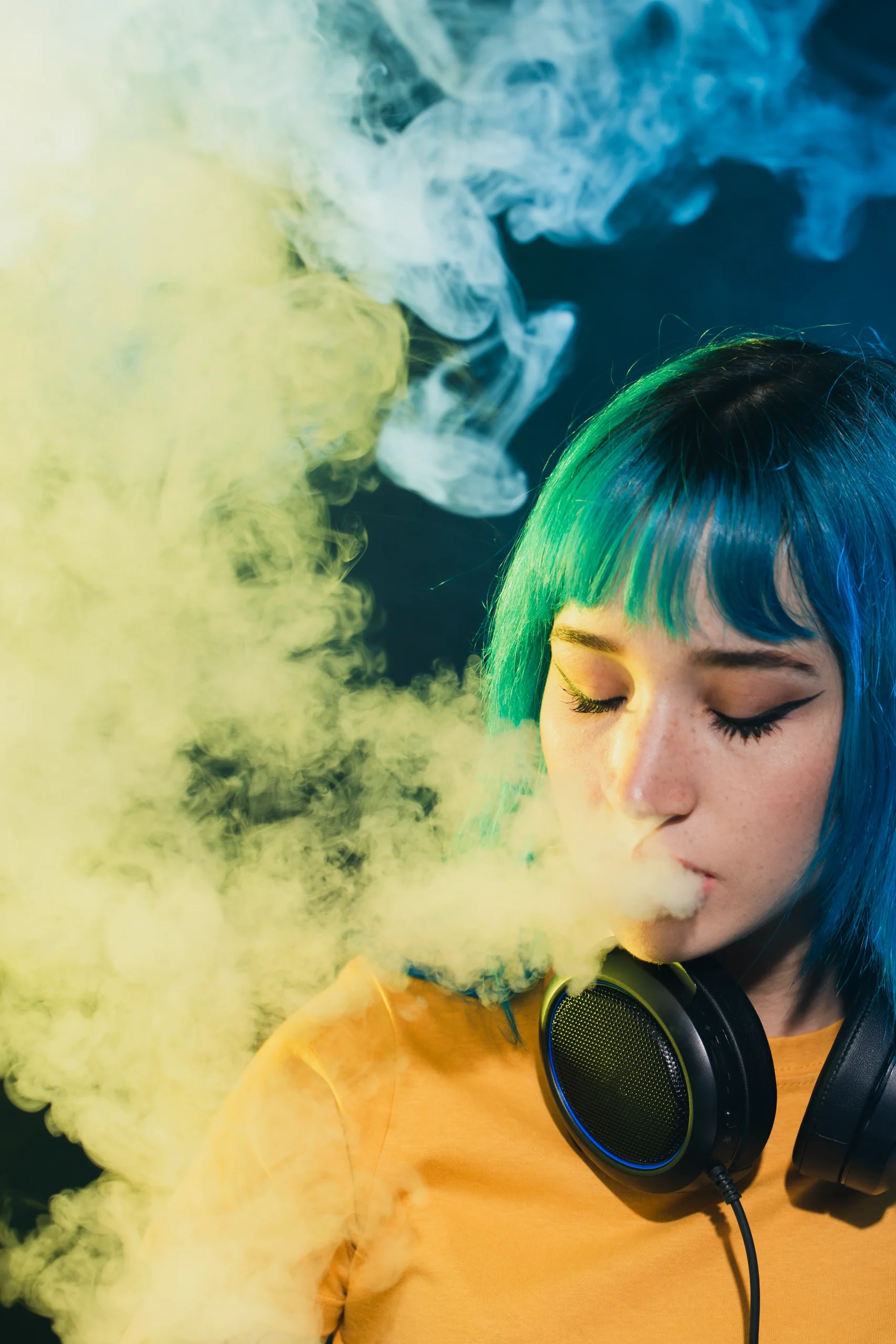 1-view-female-dj-smoking